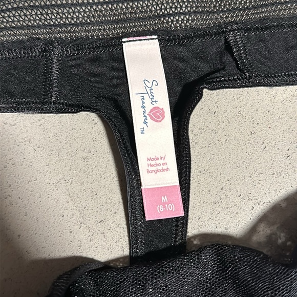 NWT Secret Treasures Leo Jacquard Thong Black Leopard Print size M Medium - Picture 3 of 5